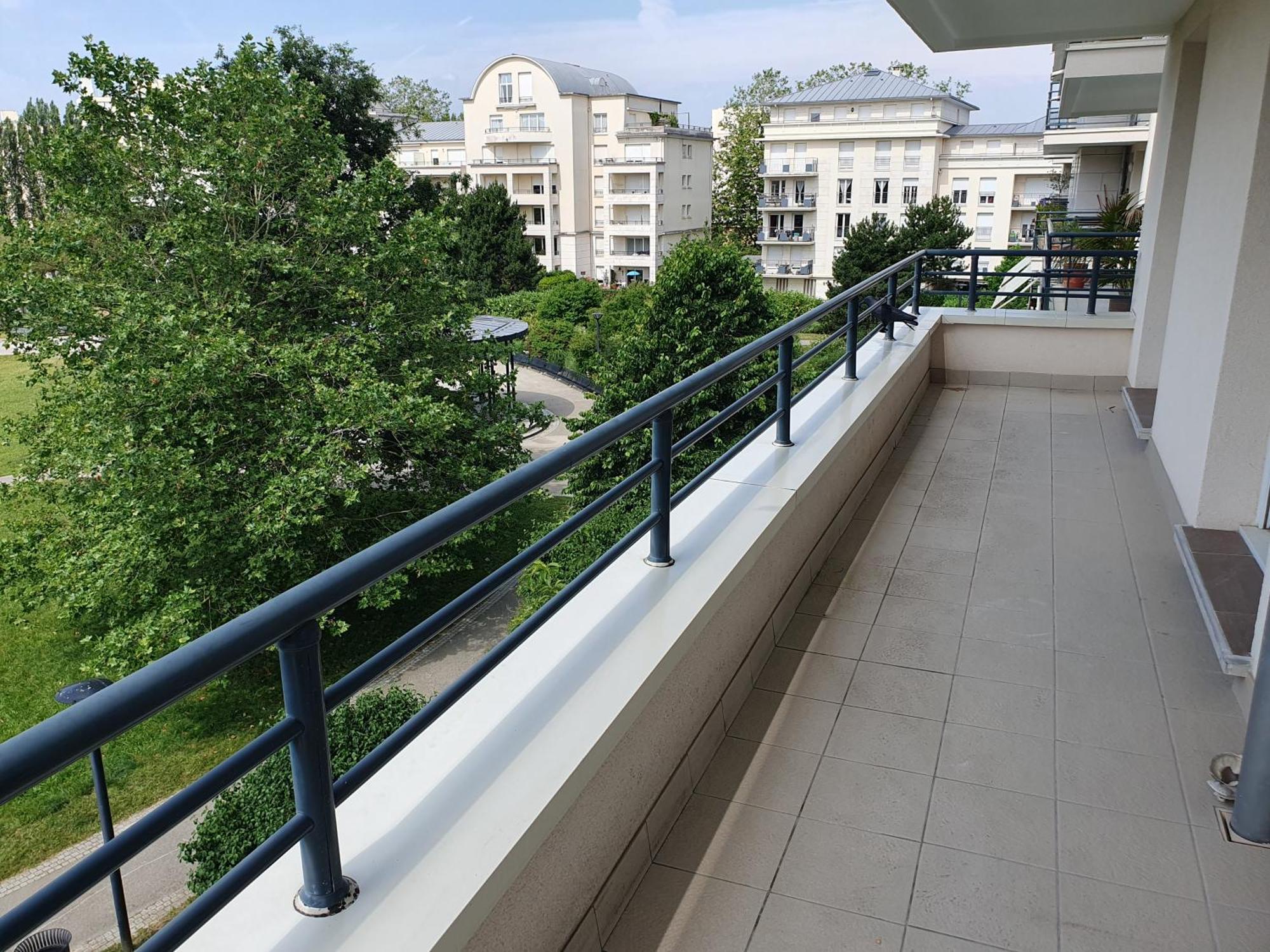 Appartement Residentiel Au Vert Et Au Frais Montigny-le-Bretonneux Bagian luar foto